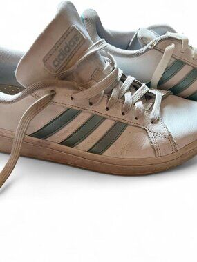 White and blue Adidas CloudFoams #Adidas #cuteshoe #sneakers #Streetwear